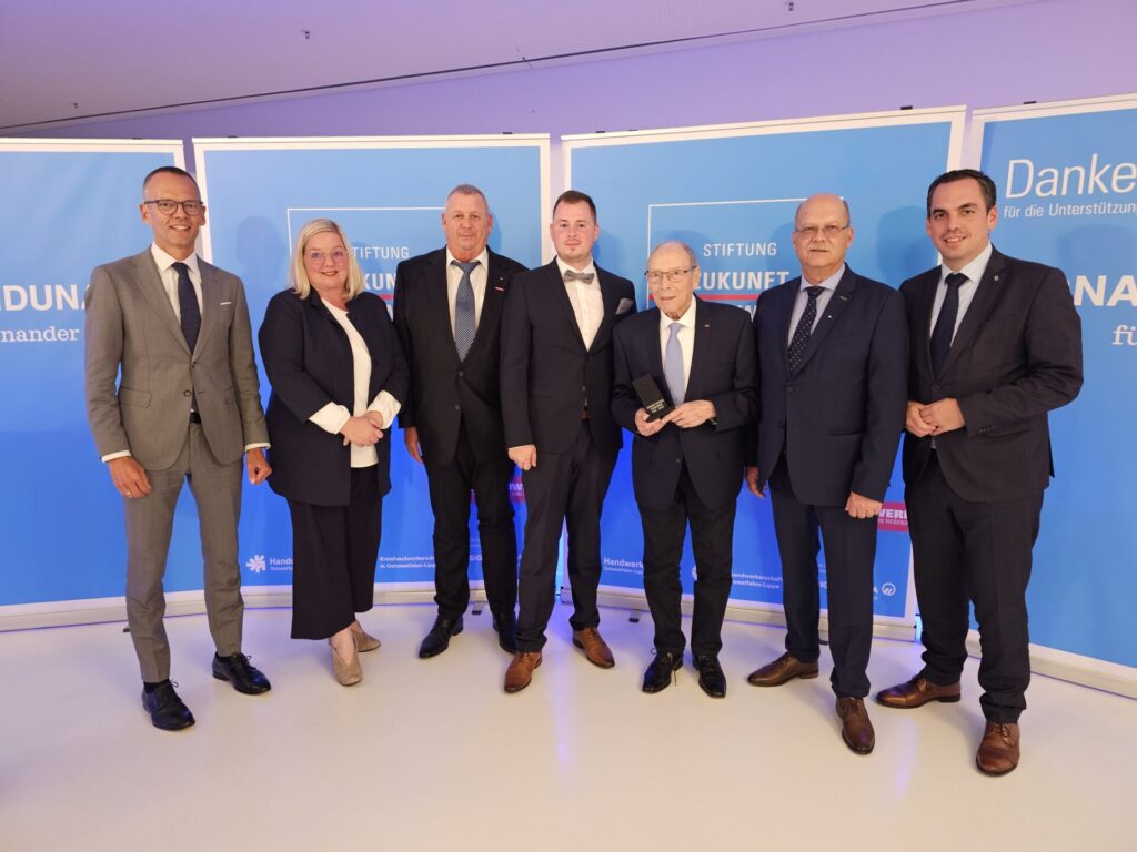Übergabe des Zukunftspreises der Stiftung Handwerk OWL