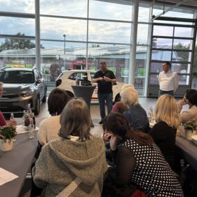 Die Unternehmerfrauen beim Auto-Basic-Workshop.