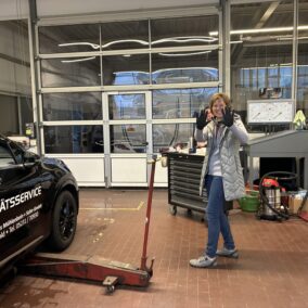 Die Unternehmerfrauen beim Auto-Basic-Workshop.